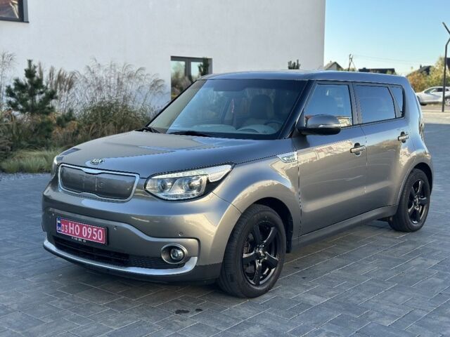 Серый Киа Soul, объемом двигателя 0 л и пробегом 160 тыс. км за 9600 $, фото 1 на Automoto.ua