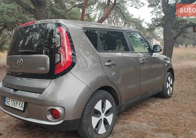 Серый Киа Soul, объемом двигателя 0 л и пробегом 150 тыс. км за 6200 $, фото 1 на Automoto.ua