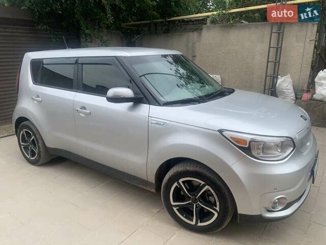 Серый Киа Soul, объемом двигателя 0 л и пробегом 95 тыс. км за 9400 $, фото 1 на Automoto.ua