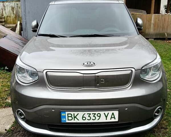 Серый Киа Soul, объемом двигателя 0 л и пробегом 143 тыс. км за 7200 $, фото 1 на Automoto.ua