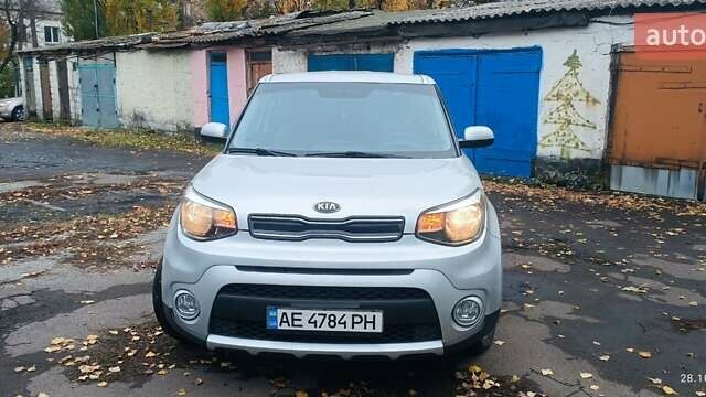 Киа Soul 2016 в Першотравенске на Automoto.ua Серый Киа Soul, объемом двигателя 2 л и пробегом 75 тыс. км за 13500 $, фото 1 на Automoto.ua