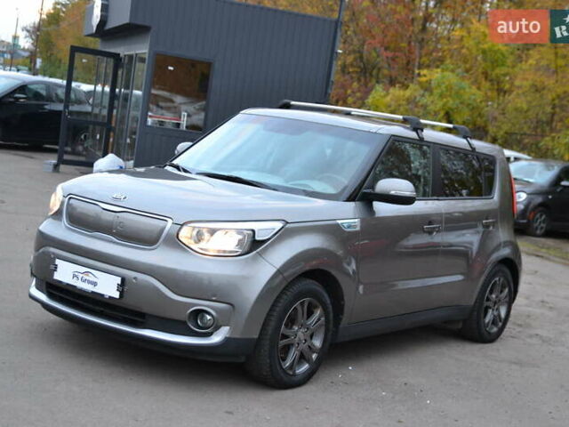 Киа Soul 2016 в Луцке на Automoto.ua Серый Киа Soul, объемом двигателя 0 л и пробегом 125 тыс. км за 5999 $, фото 1 на Automoto.ua