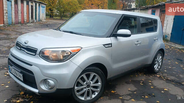 Серый Киа Soul, объемом двигателя 2 л и пробегом 75 тыс. км за 12600 $, фото 1 на Automoto.ua
