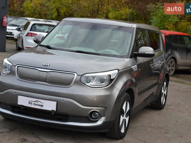 Киа Soul 2016 в Луцке на Automoto.ua Серый Киа Soul, объемом двигателя 0 л и пробегом 100 тыс. км за 11500 $, фото 1 на Automoto.ua