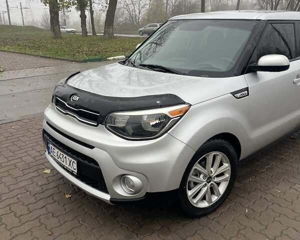 Сірий Кіа Soul, об'ємом двигуна 2 л та пробігом 139 тис. км за 10000 $, фото 1 на Automoto.ua