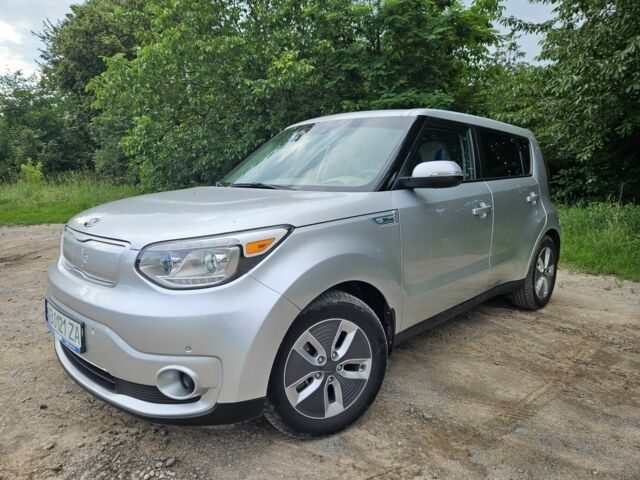 Серый Киа Soul, объемом двигателя 0 л и пробегом 67 тыс. км за 11000 $, фото 1 на Automoto.ua