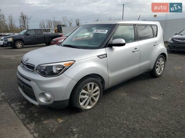 Серый Киа Soul, объемом двигателя 2 л и пробегом 108 тыс. км за 2300 $, фото 1 на Automoto.ua