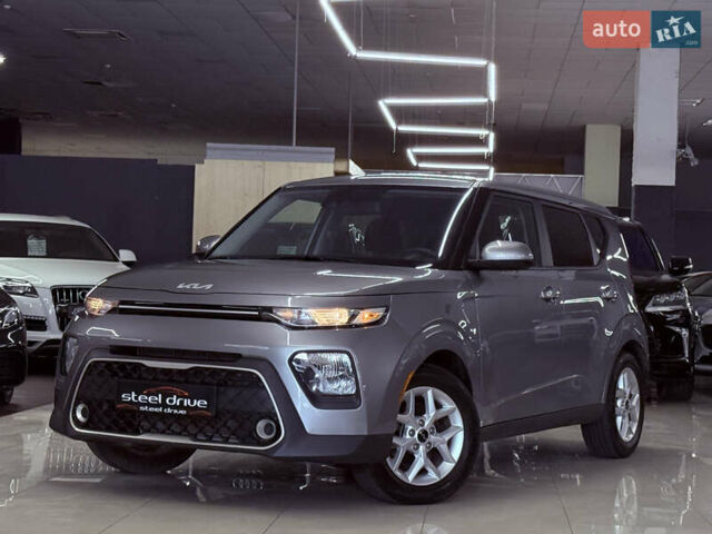 Серый Киа Soul, объемом двигателя 2 л и пробегом 95 тыс. км за 15479 $, фото 1 на Automoto.ua