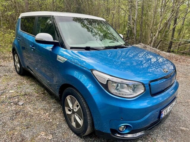 Синий Киа Soul, объемом двигателя 0 л и пробегом 90 тыс. км за 10200 $, фото 1 на Automoto.ua