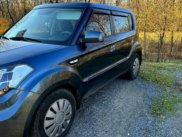 Синий Киа Soul, объемом двигателя 1.6 л и пробегом 225 тыс. км за 8000 $, фото 1 на Automoto.ua