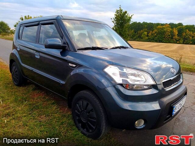 Синий Киа Soul, объемом двигателя 1.6 л и пробегом 159 тыс. км за 6000 $, фото 1 на Automoto.ua