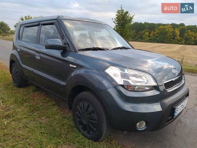 Синий Киа Soul, объемом двигателя 1.59 л и пробегом 159 тыс. км за 6000 $, фото 1 на Automoto.ua