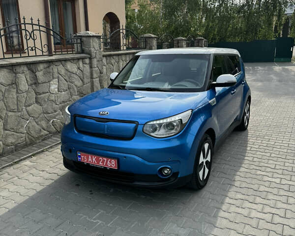 Синий Киа Soul, объемом двигателя 0 л и пробегом 230 тыс. км за 5200 $, фото 1 на Automoto.ua