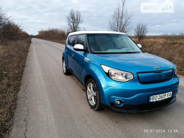 Синій Кіа Soul, об'ємом двигуна 0 л та пробігом 70 тис. км за 13900 $, фото 1 на Automoto.ua