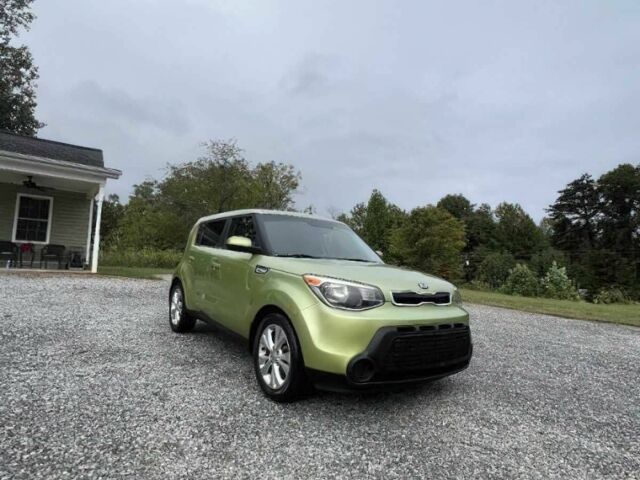 Зеленый Киа Soul, объемом двигателя 2 л и пробегом 107 тыс. км за 2310 $, фото 1 на Automoto.ua