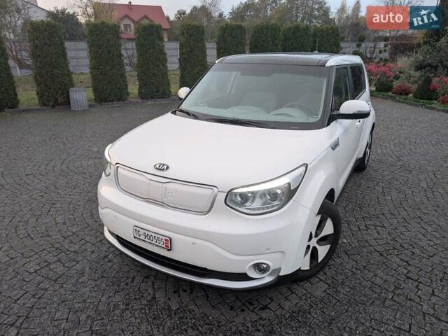 Кіа Soul EV 2015 у Жовкві на Automoto.ua Білий Кіа Soul EV, об'ємом двигуна 0 л та пробігом 160 тис. км за 9900 $, фото 1 на Automoto.ua