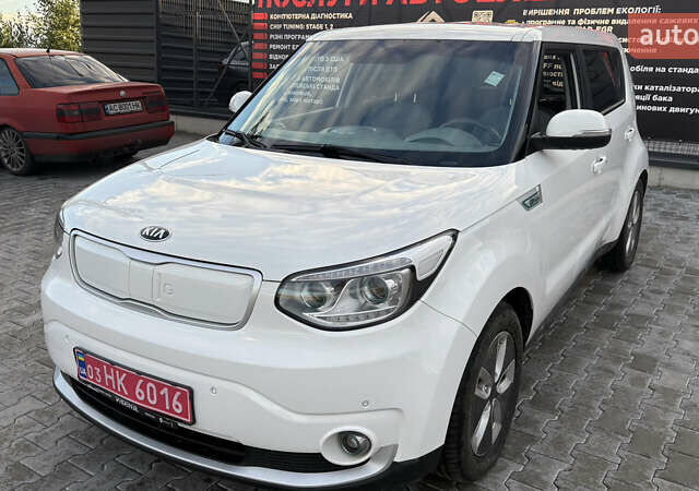 Белый Киа Soul EV, объемом двигателя 0 л и пробегом 167 тыс. км за 9900 $, фото 1 на Automoto.ua