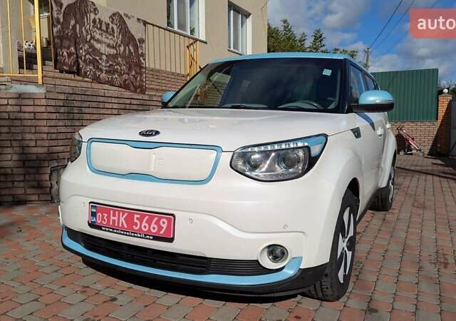 Киа Soul EV 2018 в Киеве на Automoto.ua Белый Киа Soul EV, объемом двигателя 0 л и пробегом 49 тыс. км за 12800 $, фото 1 на Automoto.ua