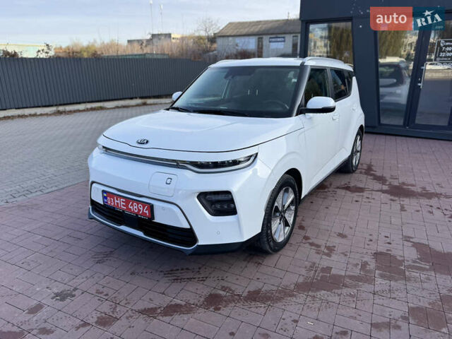Белый Киа Soul EV, объемом двигателя 0 л и пробегом 80 тыс. км за 18999 $, фото 1 на Automoto.ua