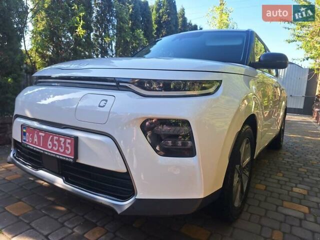 Білий Кіа Soul EV, об'ємом двигуна 0 л та пробігом 99 тис. км за 17650 $, фото 1 на Automoto.ua