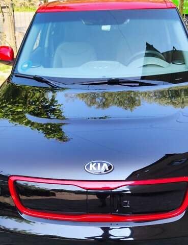 Черный Киа Soul EV, объемом двигателя 0 л и пробегом 89 тыс. км за 8200 $, фото 1 на Automoto.ua