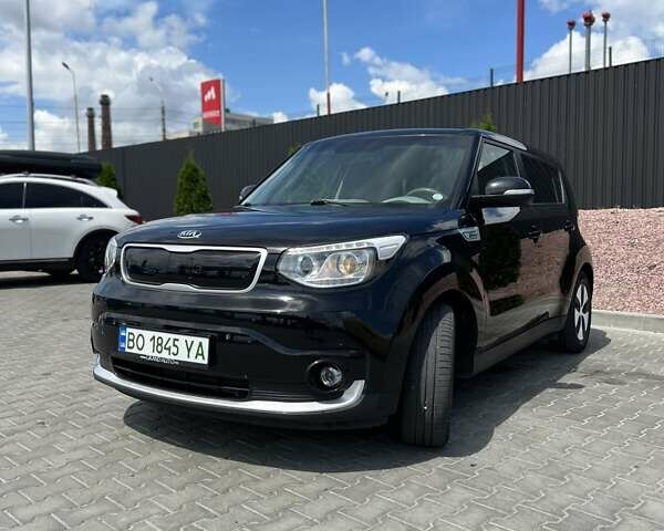 Черный Киа Soul EV, объемом двигателя 0 л и пробегом 127 тыс. км за 10999 $, фото 1 на Automoto.ua