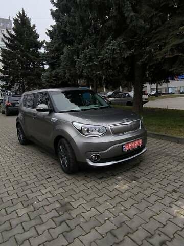 Серый Киа Soul EV, объемом двигателя 0 л и пробегом 59 тыс. км за 6900 $, фото 1 на Automoto.ua