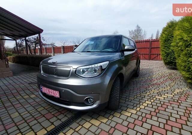 Сірий Кіа Soul EV, об'ємом двигуна 0 л та пробігом 100 тис. км за 9999 $, фото 1 на Automoto.ua