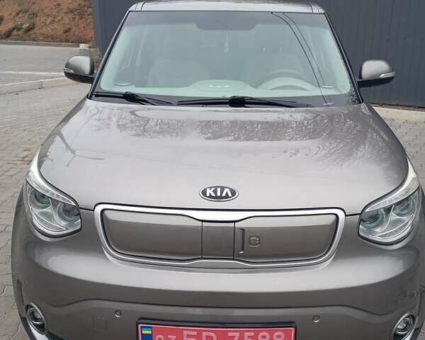 Серый Киа Soul EV, объемом двигателя 0 л и пробегом 164 тыс. км за 8600 $, фото 1 на Automoto.ua