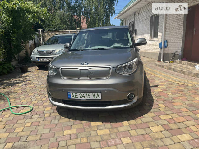 Сірий Кіа Soul EV, об'ємом двигуна 0 л та пробігом 116 тис. км за 11900 $, фото 1 на Automoto.ua