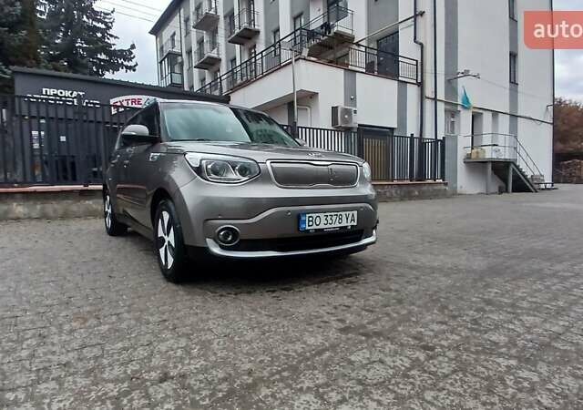 Серый Киа Soul EV, объемом двигателя 0 л и пробегом 110 тыс. км за 6400 $, фото 1 на Automoto.ua