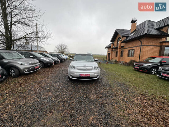 Серый Киа Soul EV, объемом двигателя 0 л и пробегом 113 тыс. км за 6100 $, фото 1 на Automoto.ua