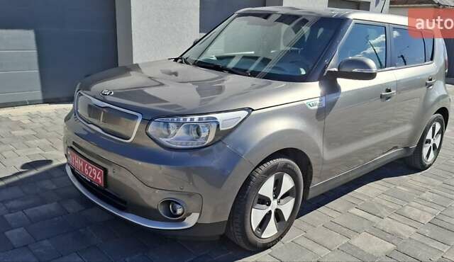 Сірий Кіа Soul EV, об'ємом двигуна 0 л та пробігом 98 тис. км за 7499 $, фото 1 на Automoto.ua