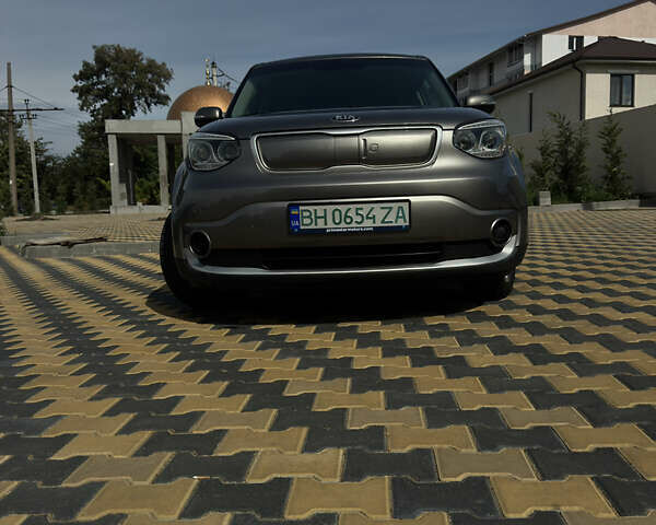 Серый Киа Soul EV, объемом двигателя 0 л и пробегом 127 тыс. км за 9300 $, фото 1 на Automoto.ua