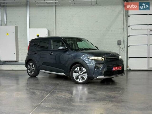 Кіа Soul EV 2020 у Луцьку на Automoto.ua Сірий Кіа Soul EV, об'ємом двигуна 0 л та пробігом 75 тис. км за 19655 $, фото 1 на Automoto.ua