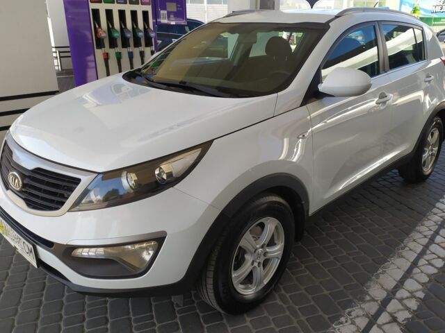 Белый Киа Sportage, объемом двигателя 0.17 л и пробегом 141 тыс. км за 12800 $, фото 1 на Automoto.ua