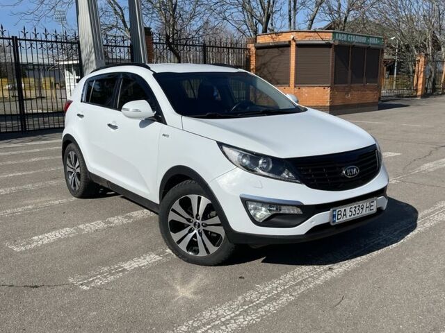 Белый Киа Sportage, объемом двигателя 2 л и пробегом 160 тыс. км за 12000 $, фото 1 на Automoto.ua