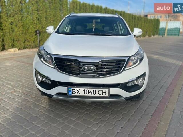 Білий Кіа Sportage, об'ємом двигуна 2 л та пробігом 215 тис. км за 13800 $, фото 1 на Automoto.ua