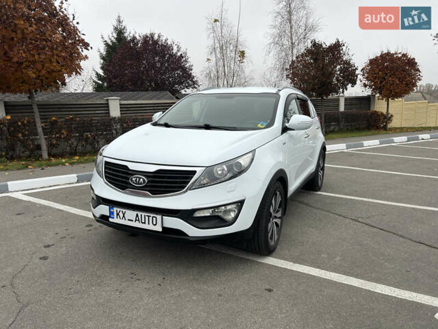 Белый Киа Sportage, объемом двигателя 2 л и пробегом 135 тыс. км за 12999 $, фото 1 на Automoto.ua