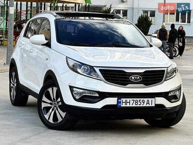 Білий Кіа Sportage, об'ємом двигуна 2 л та пробігом 165 тис. км за 13999 $, фото 1 на Automoto.ua
