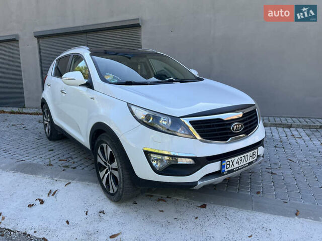Белый Киа Sportage, объемом двигателя 2 л и пробегом 290 тыс. км за 12999 $, фото 1 на Automoto.ua