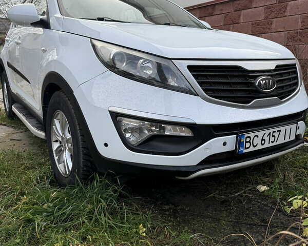 Белый Киа Sportage, объемом двигателя 2 л и пробегом 167 тыс. км за 12500 $, фото 1 на Automoto.ua