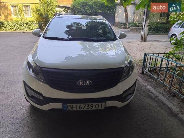 Білий Кіа Sportage, об'ємом двигуна 2 л та пробігом 125 тис. км за 14800 $, фото 1 на Automoto.ua