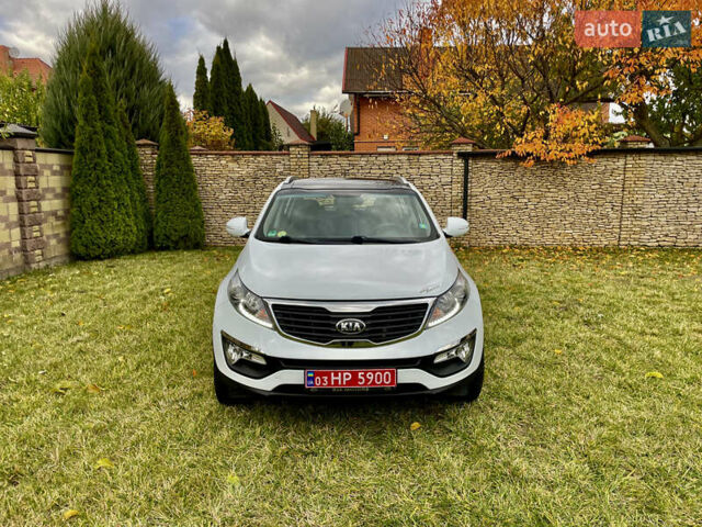 Белый Киа Sportage, объемом двигателя 2 л и пробегом 129 тыс. км за 15900 $, фото 1 на Automoto.ua