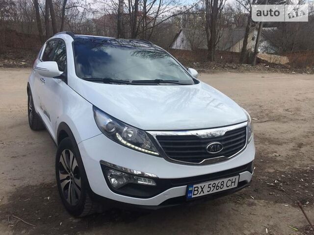 Белый Киа Sportage, объемом двигателя 1.7 л и пробегом 290 тыс. км за 13000 $, фото 1 на Automoto.ua