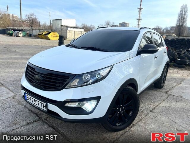 Белый Киа Sportage, объемом двигателя 2 л и пробегом 176 тыс. км за 13600 $, фото 1 на Automoto.ua