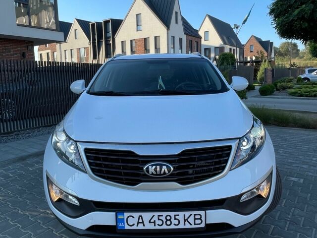 Білий Кіа Sportage, об'ємом двигуна 1.7 л та пробігом 201 тис. км за 11500 $, фото 1 на Automoto.ua