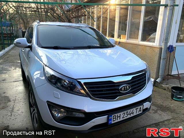 Белый Киа Sportage, объемом двигателя 2 л и пробегом 190 тыс. км за 13900 $, фото 1 на Automoto.ua
