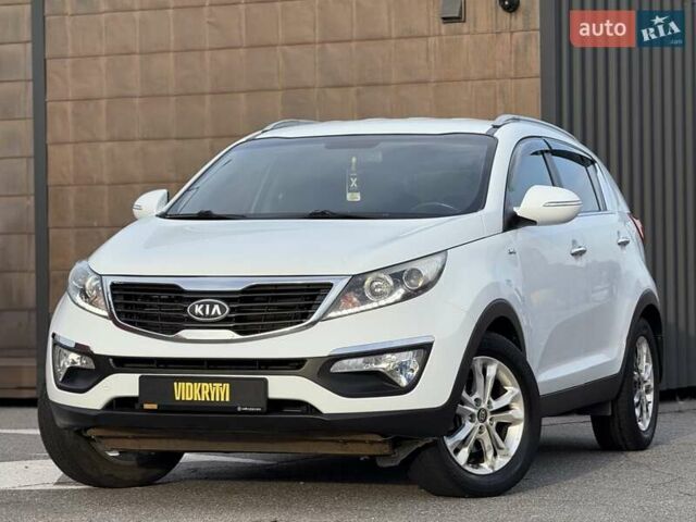 Белый Киа Sportage, объемом двигателя 2 л и пробегом 161 тыс. км за 10900 $, фото 1 на Automoto.ua