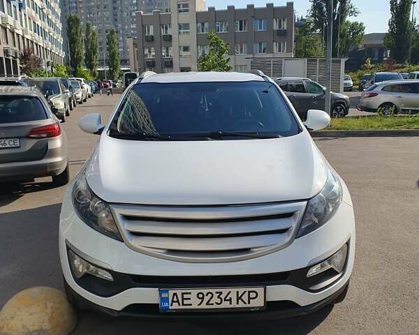 Белый Киа Sportage, объемом двигателя 2 л и пробегом 198 тыс. км за 10500 $, фото 1 на Automoto.ua